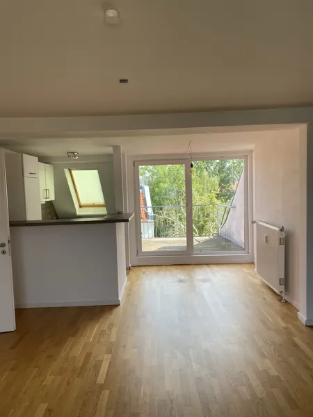 Helle 1-Zimmer-Wohnung mit Einbauküche und Balkon — photo 1